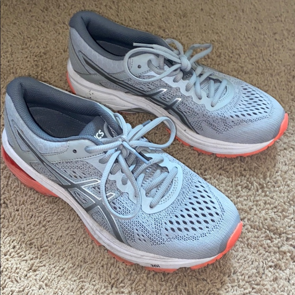Running shoes
